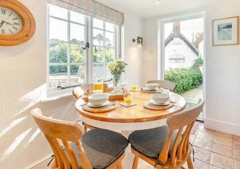 The dining area at Popigale Cottage, Helford
