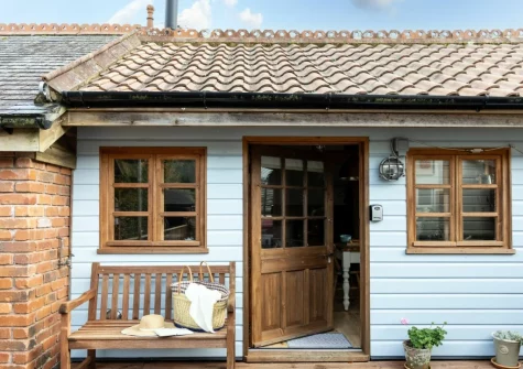 Porth Chapel at the Buryas Bridge Collection is a beautiful cabin in a hamlet on the outskirts of Penzance and Newlyn, perfect for romantic weekends & extended escapes for two