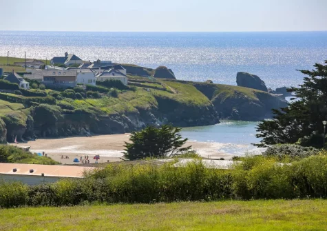 Porthcothan House is a splendid coastal retreat with stunning sea views over Porthcothan Bay