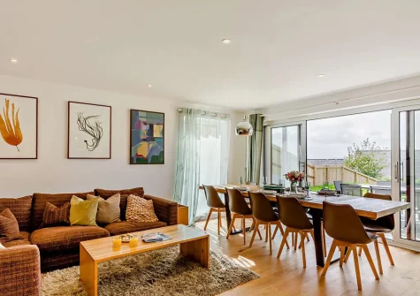 The dining area at Portside, Polruan