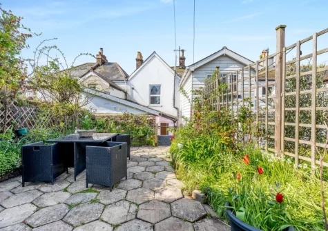 The enclosed garden, patio & alfresco dining area at Primrose Cottage, Teignmouth