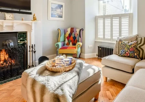 Prospect House, Appledore is a luxurious five-bedroom period home in a charming fishing village. Enjoy elegant interiors, private enclosed garden, and easy access to North Devon's stunning beaches & attractions for truly memorable family holidays.