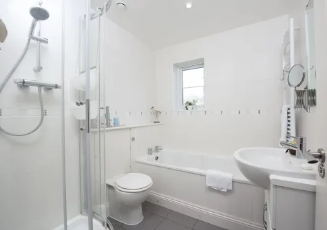 The bathroom at Puffin Way, Lelant