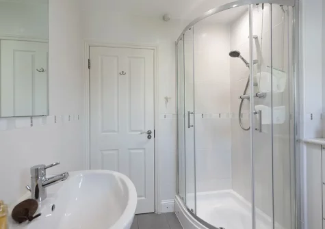 The bathroom at Puffin Way, Lelant