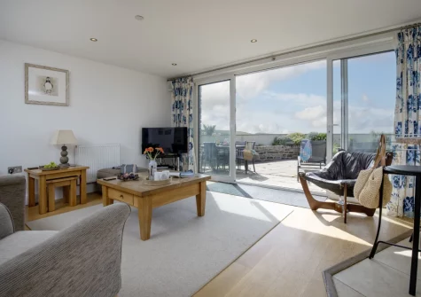 The living area at Puffins at Ocean Blue, Treyarnon