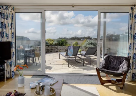 The living area at Puffins at Ocean Blue, Treyarnon