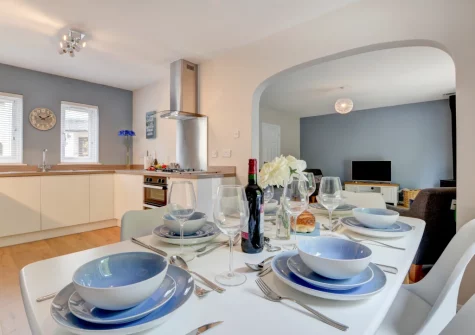 The dining area at Puffins Retreat, Braunton