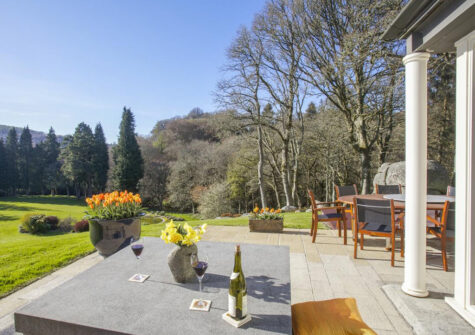 The patio at Puggiestone House, Chagford