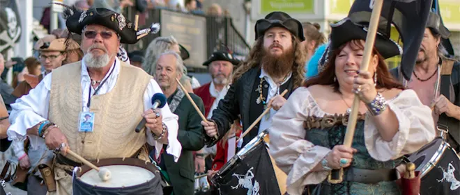 Started in 2010, the Brixham Pirate and Sea Shanty Festival quickly became an annual event. From rock music to sea shanties and Punch and Judy shows to clog dancing, there is plenty to keep all ages well entertained as Brixham celebrates its maritime history! During the Brixham Pirate Festival the whole town is full of colourful characters. Most locals dress up in full pirate regalia ‐ a black pirate’s hat or bandana, a colourful pirate shirt or blouse, pirate trousers or skirt and the all-important accessories of an eye patch, telescope and parrot. There are prizes for the best dressed pirates as an added incentive.