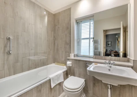 The bathroom at Pyworthy Cottage, North Tamerton