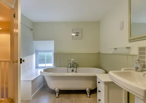 The bathroom at Quarry Cottage, Veryan