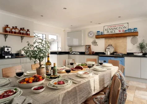 The kitchen & dining area at Quay House, Topsham