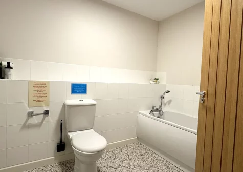 Bedroom #3 en-suite bathroom at Quay West, Lee