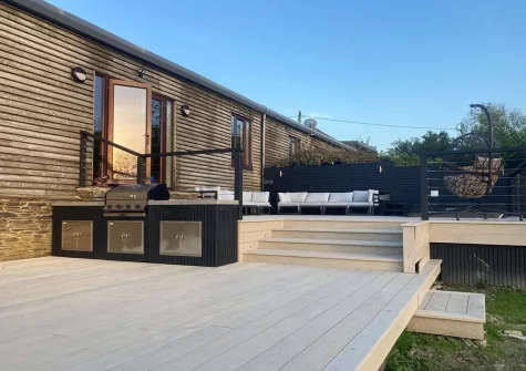 The decked patio & barbecue area at Quay West, Lee