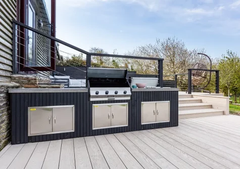 The decked patio & barbecue area at Quay West, Lee