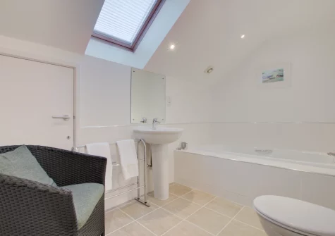 Bedroom #1 en-suite bathroom at Quayside, Porthleven