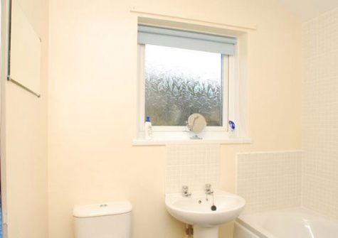 The bathroom @ Quayside View, Brixham