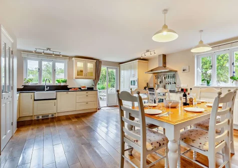 The kitchen & dining area at Quintin Cottage, Landkey