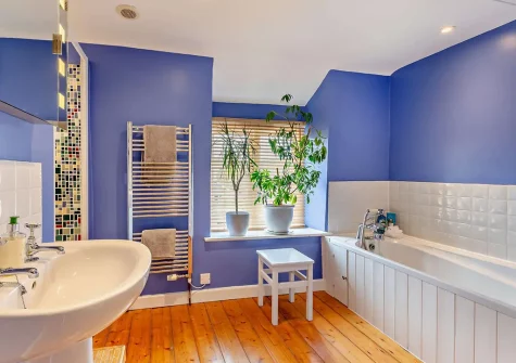 The bathroom at Quintin Cottage, Landkey