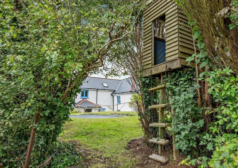 The children's treehouse at Quintin Cottage, Landkey