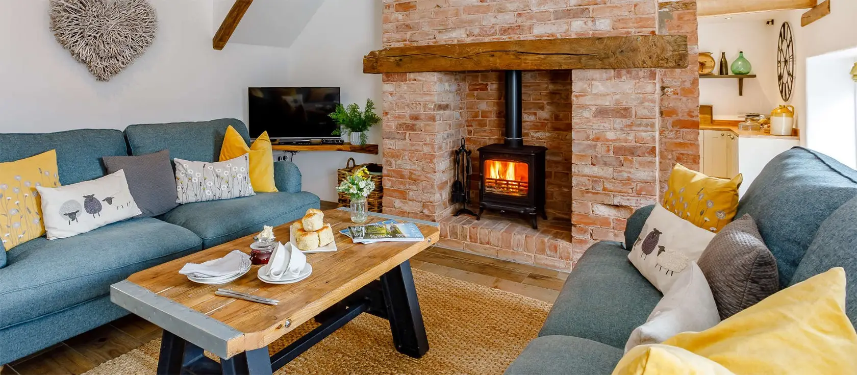 Rack Hays, Payhembury is a beautifully restored 4-bedroom barn conversion with modern amenities, nestled in the heart of Devon. Located within a small working farm, this retreat offers access to the breathtaking Jurassic Coast, Dartmoor, and Exmoor.