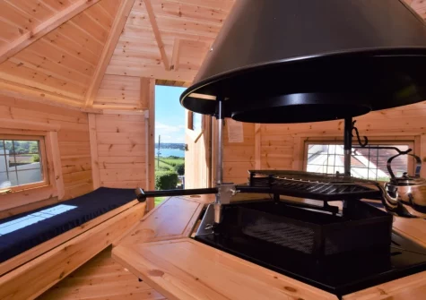 The all-weather barbecue lodge  at Redland House, Instow