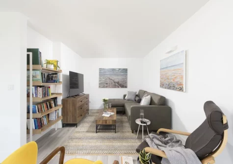 The living area at Redshank, Looe