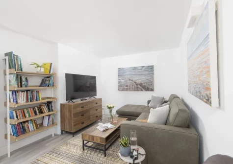 The living area at Redshank, Looe