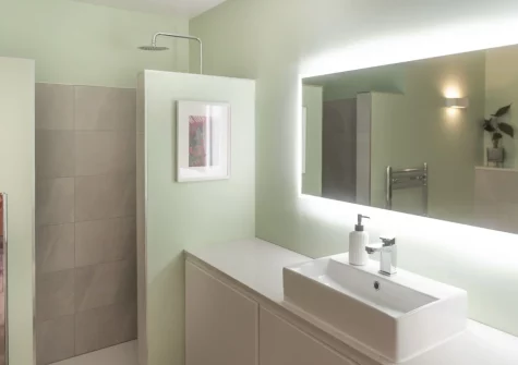 The bathroom at Redshank, Looe