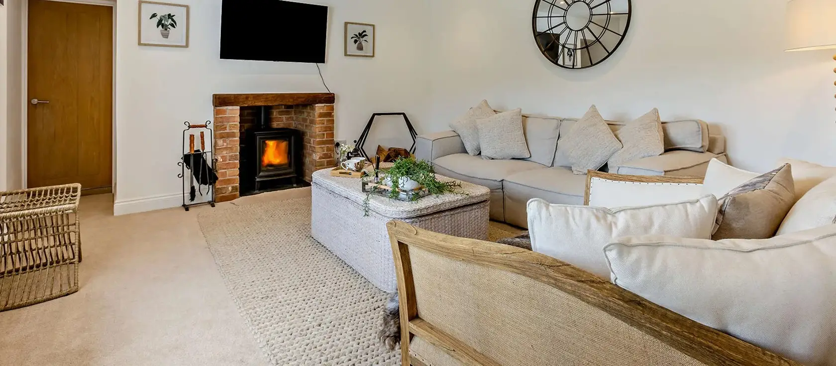 Ridd Cottage, Weare Giffard is a stunning four-bedroom riverside retreat featuring hot tub, private jetty access, and breathtaking valley views. Perfect for families seeking truly tranquil luxury beside the gentle flowing River Torridge.