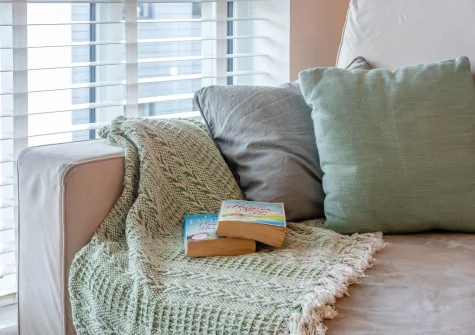 The living area at Ridge View Apartment, Westward Ho!