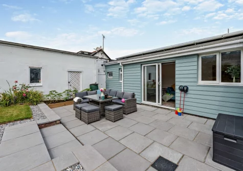 The patio & alfresco dining area at Ridgeway, Westward Ho!