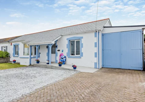 Ridgeway is a stylish single storey holiday home, a very short distance from spectacular Westward Ho! Beach