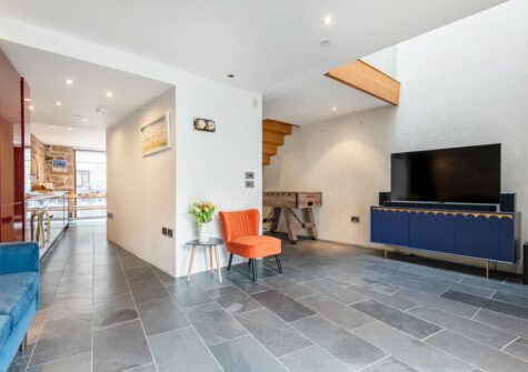 The living room at Riding Through The Clouds, Wherrytown