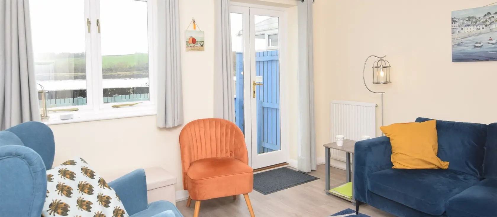 River View, Bideford is a charming waterside retreat with stunning river views. Enjoy contemporary interiors, a private patio garden, and easy access to North Devon's beaches. It's perfect for romantic escapes or family adventures on the coast.