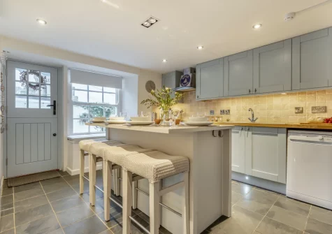 The kitchen & dining area at River Watch, Fowey