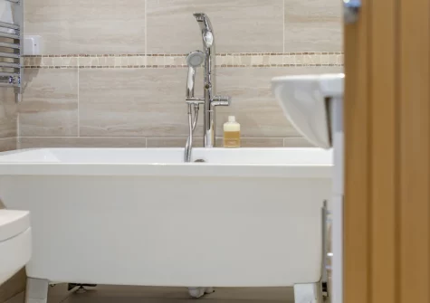 The bathroom at River Watch, Fowey
