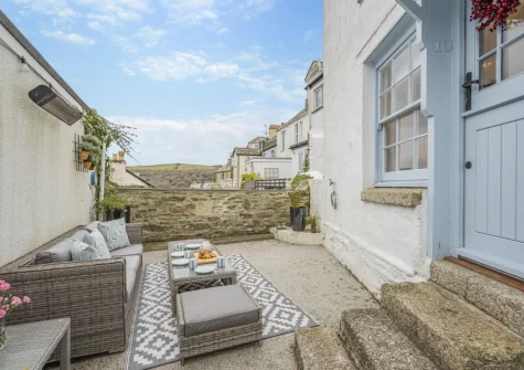 The enclosed terrace & outdoor sitting area at River Watch, Fowey