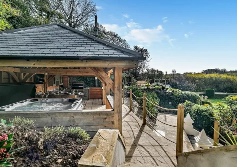 The hot tub at Riverbank Rose, Relubbus