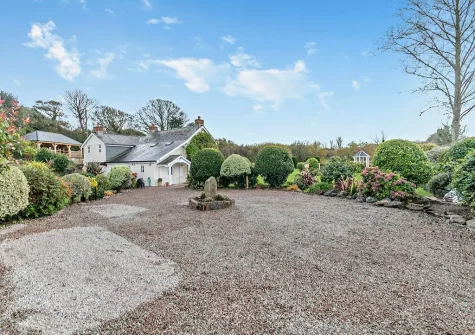 Riverbank Rose is a simply superb countryside retreat that embodies luxury and tranquillity