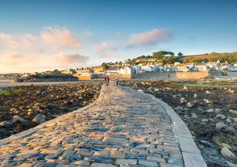 Riverbank Rose is an ideal base for visiting Marazion and exploring everything Cornwall has to offer