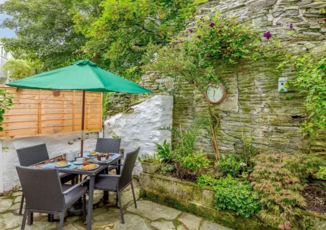 The patio garden & alfresco dining area at Rivers Brink, Boscastle