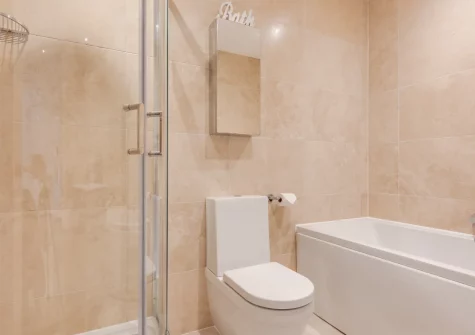 The bathroom at Rivers Reach, Fowey