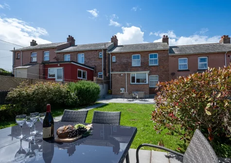 The patio, alfresco dining area & garden at Roberts Cottage, Padstow