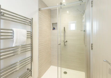 The shower room at Robin, Polzeath