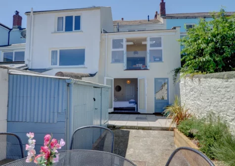 The courtyard garden & alfresco dining area at Rock Rose Cottage, Appledore