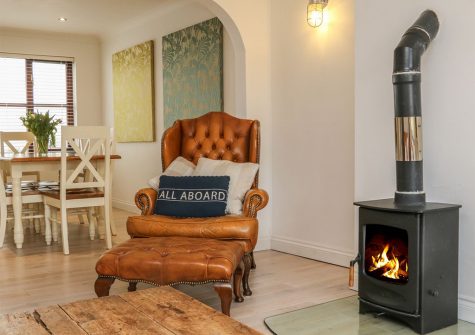 The living area at Rockham Bay View, Mortehoe