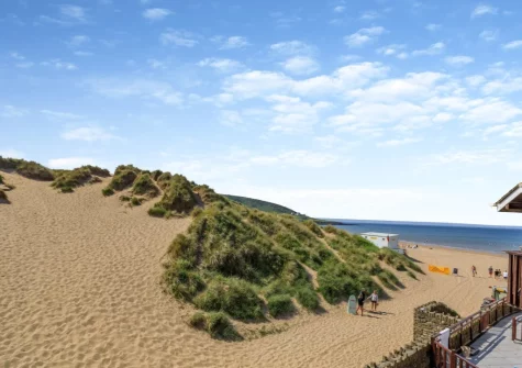 Rockham has a gate with direct access to the beach