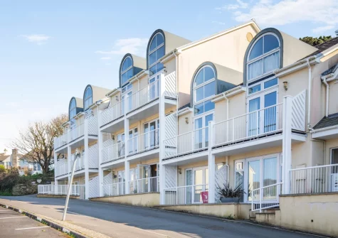 Rockham is a charming & contemporary apartment with sea & views, close by to eateries & scenic walks