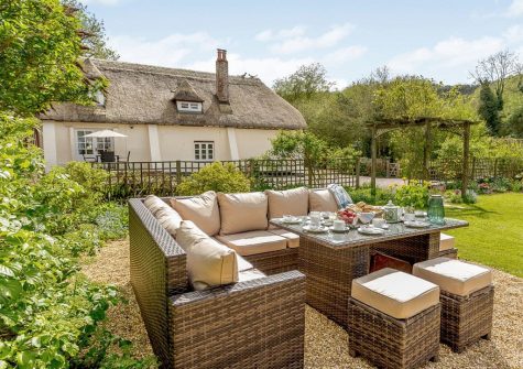 The sitting out area at Rocombe Thatch, Higher Gabwell